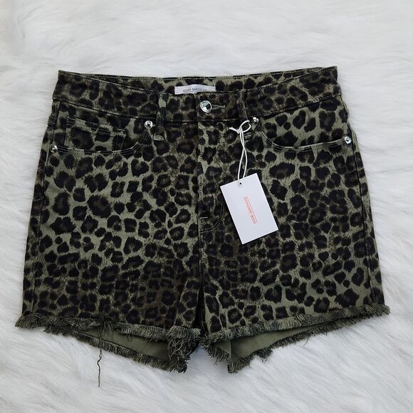 Good American NWT Sage Olive Green Leopard Print cut off jean shorts Size 6 / 28 - Picture 3 of 9